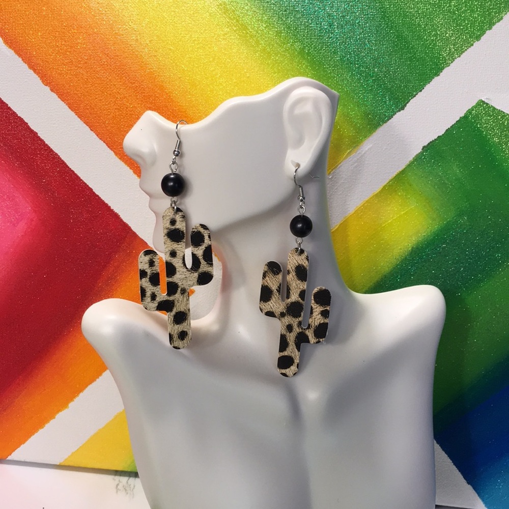 5/$25 Animal print cactus 🌵 earrings